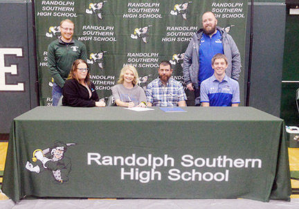 Shinny's signs letter of intent